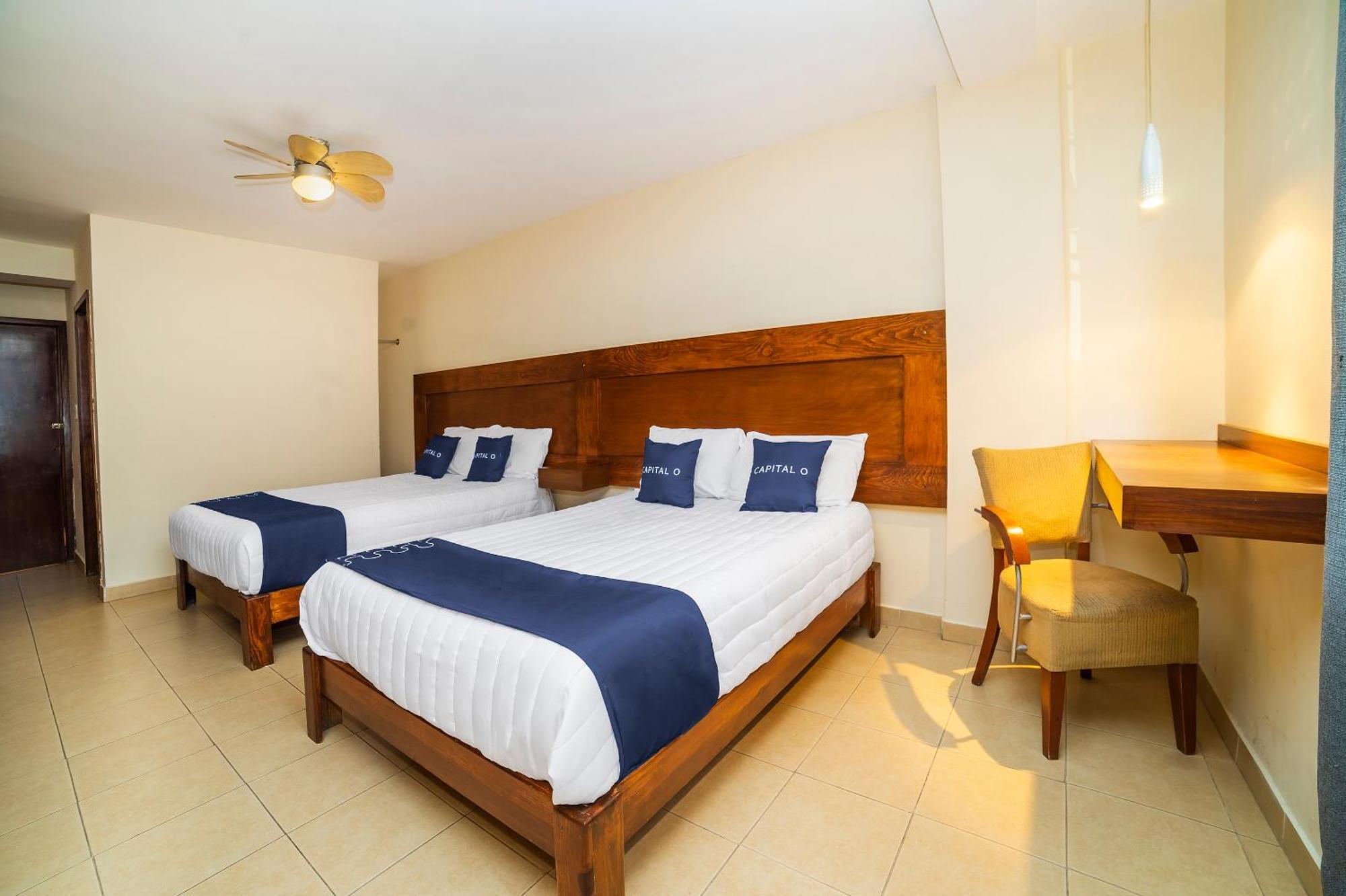 Capital O Hotel Casa Blanca Celaya  Zewnętrze zdjęcie