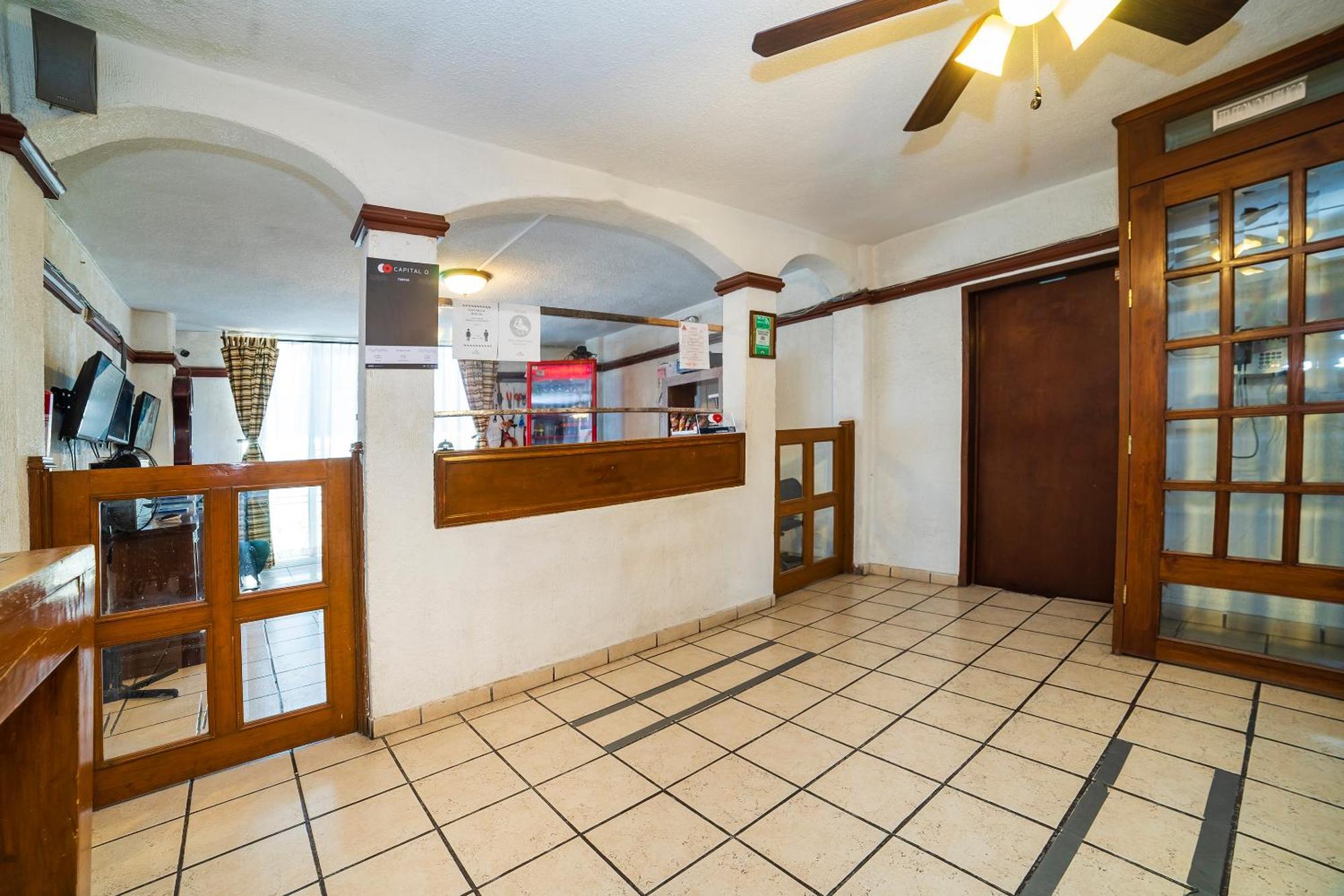Capital O Hotel Casa Blanca Celaya  Zewnętrze zdjęcie